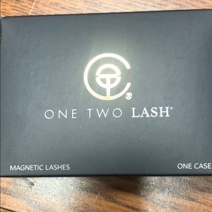 OneTwo Cosmetics magnetic lashes - enhanced